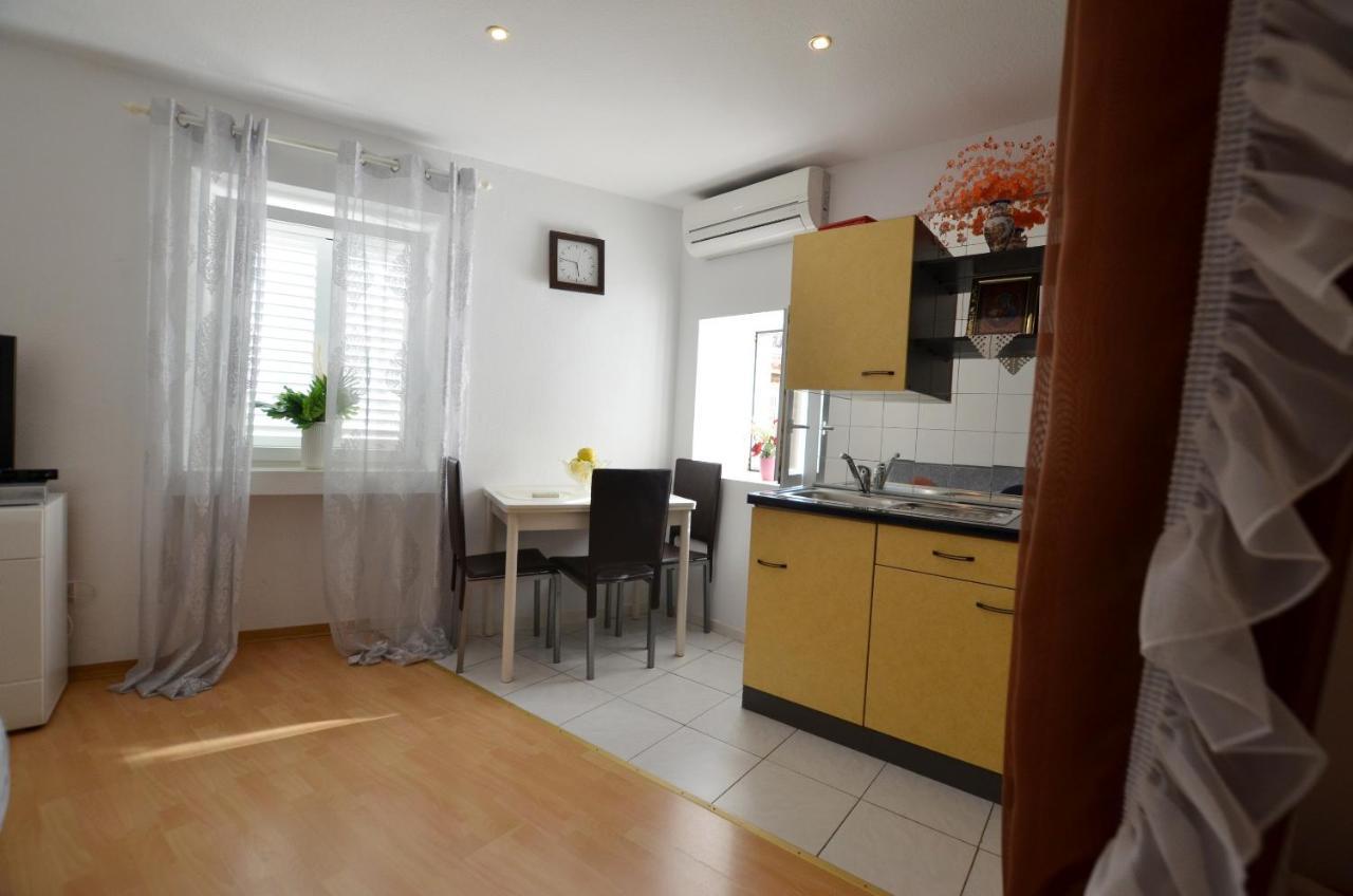 Peter Studio Apartment *